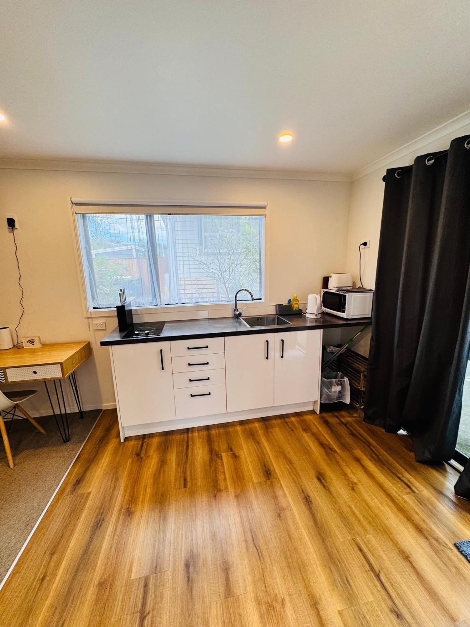 Modern 1 Bedroom Guest House Upper Hutt Extérieur photo